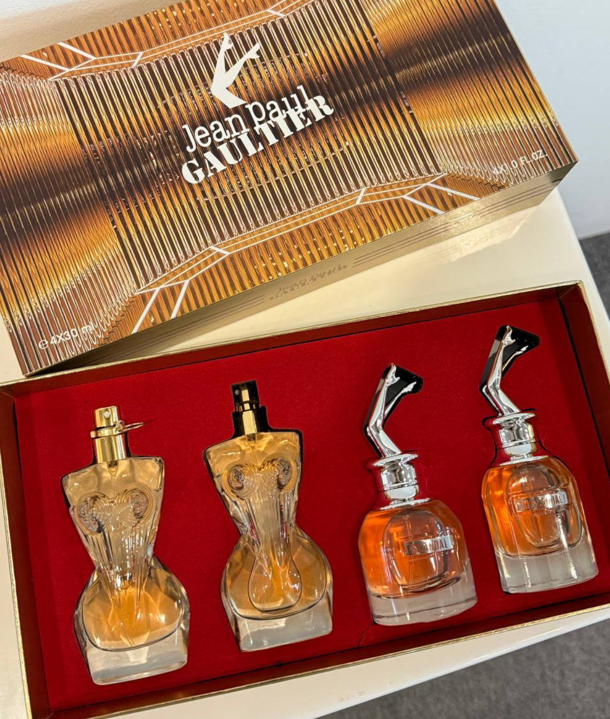 PENHALIGON'S PORTRAITS
MINIATURE MODERN COLLECTION
4INT SET (4X30ML)